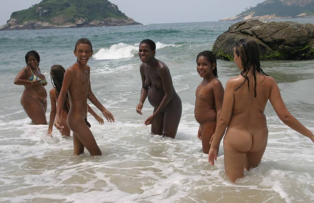 Brazils Endless Water Fun pics - Being oneself is the foundation of nudism