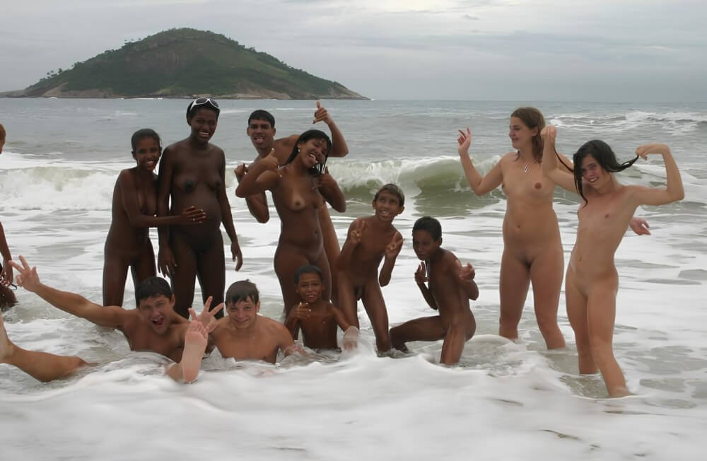 Photo nudism in Brazil - Naturism teaches us to accept ourselves and others without judgment