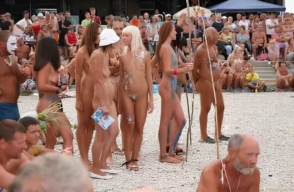 Premium Content # 41 - Living freely and naturally is the dream of naturism and nudism advocates