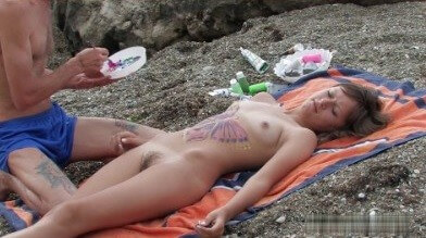 Naked body art on the beach Full HD video - Nudism is permitted throughout the entire territory