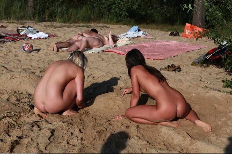 Creekside activity Big Photo gallery - It is a philosophy based on trust and respect for the naked body and nature