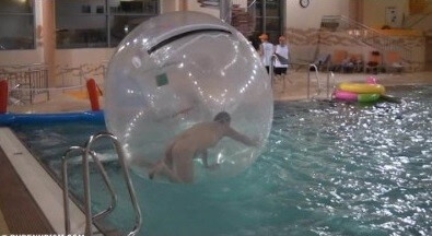Indoor Water Runners # 2 - The practice of naturism fosters inner harmony