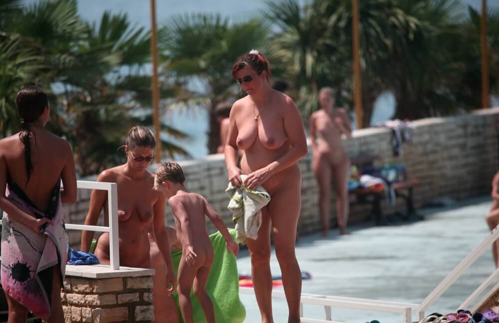 Boardwalk Biking pics - Simplicity is the key to nudism