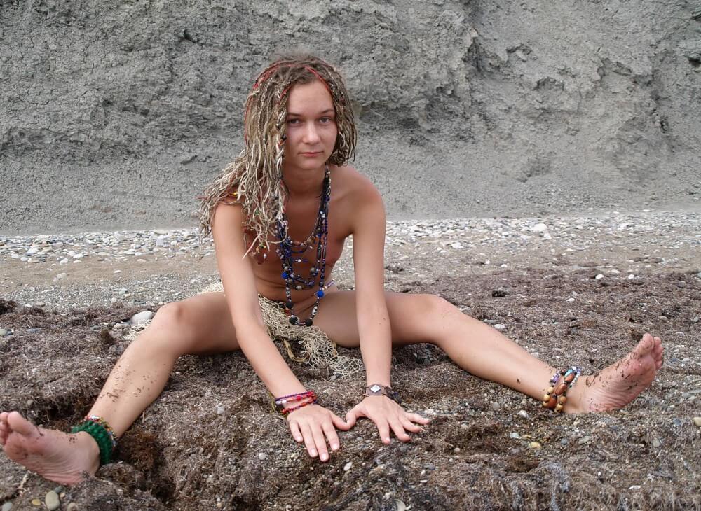 Naturists Rocky Stream Pixie Girls photos - Nature and nudism are the best home for a person