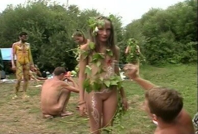 Enature - Mother Naturists - Naturists love sunlight and fresh air
