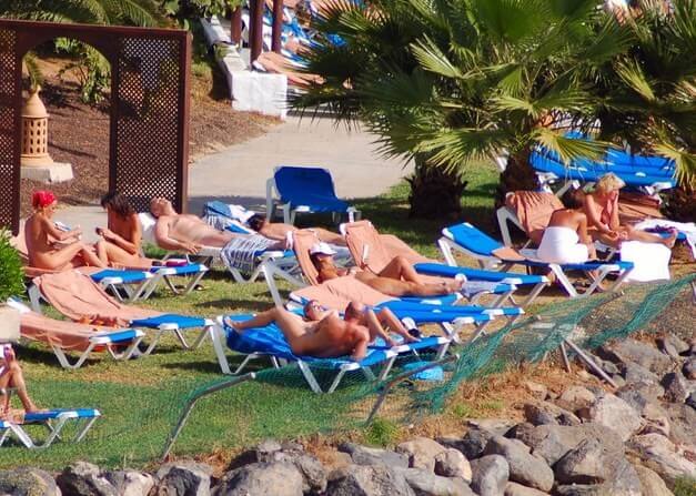 Enature - Les textiles - What the Concept of Naturist Recreation Entails