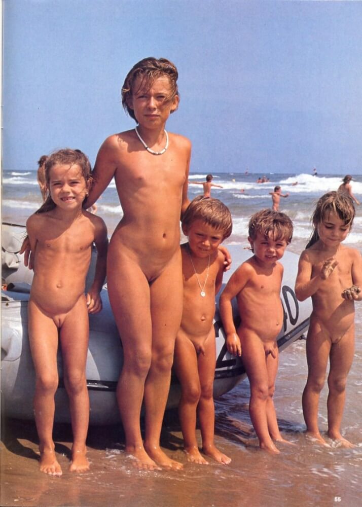 Jung und Frei Nr 2 - Love for oneself and the environment are important values in naturism and nudism