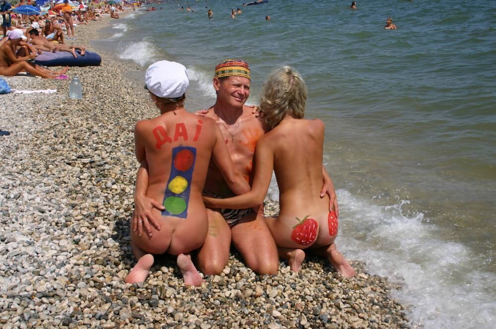 Bold Outdoor Nude Poses pics - Living without unnecessary worries or restrictions is the essence of naturism