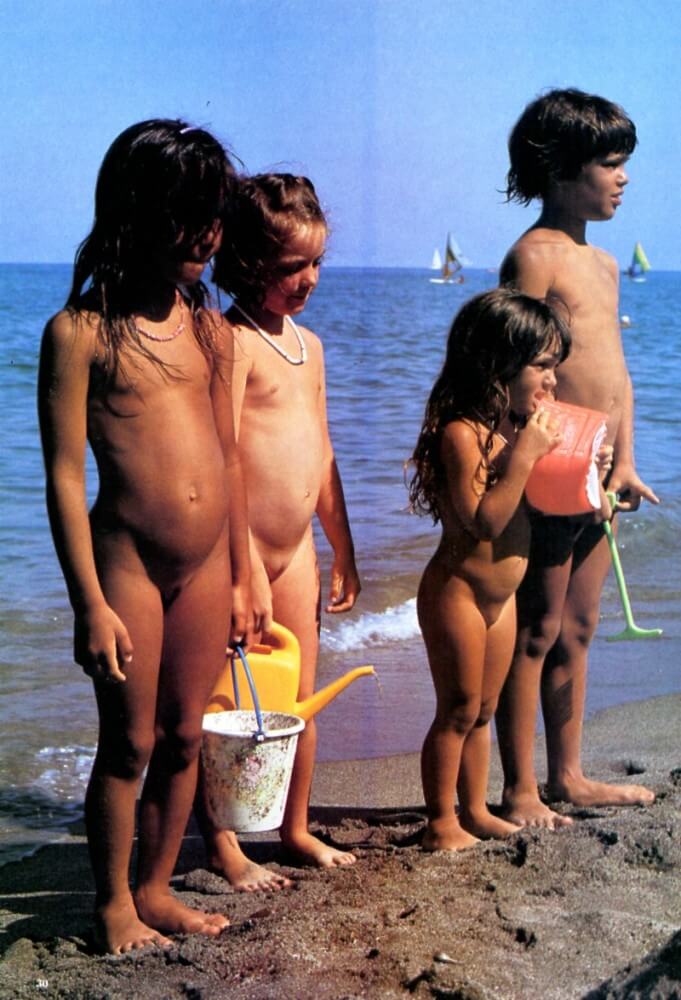 Jung und Frei Nr 6 - Interaction with nature through naturism and nudism
