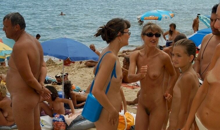 Documentary video naturism 1999 - What the Concept of Naturist Recreation Entails