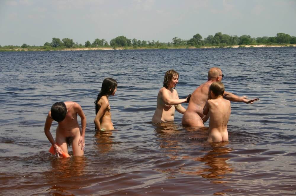 Kiev Water-Front Bathing pics - Its one thing to see nudists, but another to be a nudist yourself