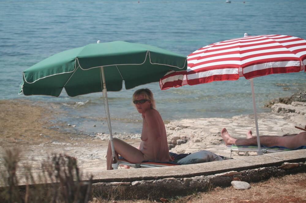 FKK Beachline Front pics - Naturists are open to new ideas and experiences