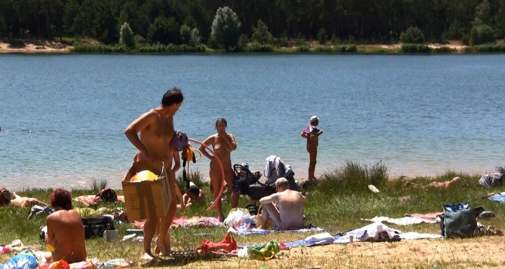 Lakeside Forest Camp 1 Full HD - A love for the sun and fresh air are important values for naturists
