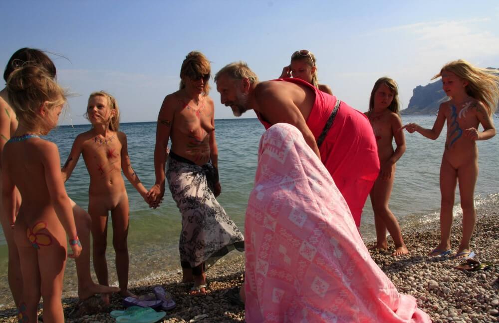 Water Drying Off pics - Nudism and naturism value harmony
