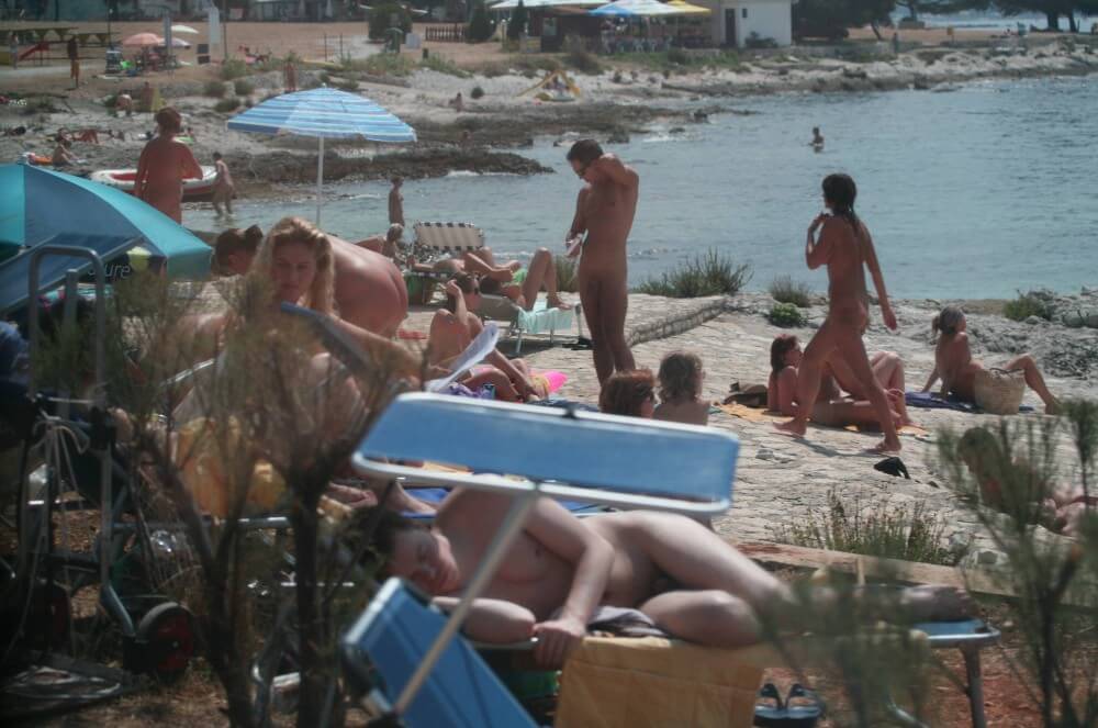 Nuda Beach Wide Outlook pics - Nature provides the energy and strength for life, and well simply be naked