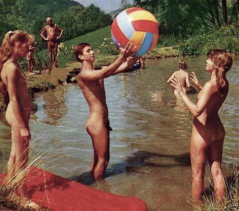 Vintage nudism photos - The equality of naked human bodies helps us accept ourselves and others