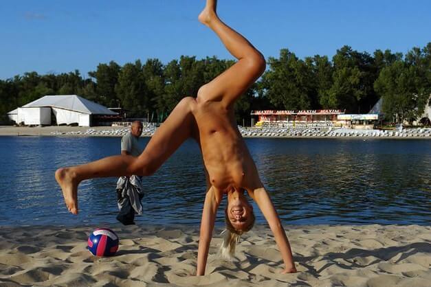Enature presents - Nudity helps to overcome insecurities and boost self-esteem