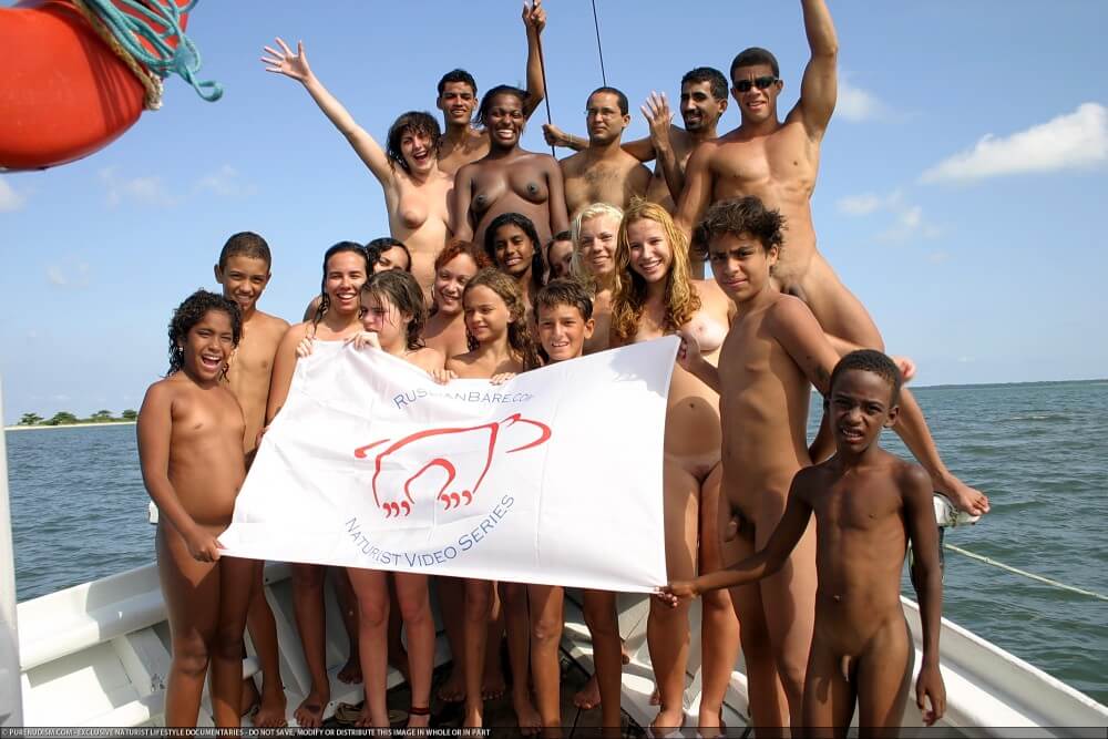 Naturism photo gallery # 59 - Public nudism