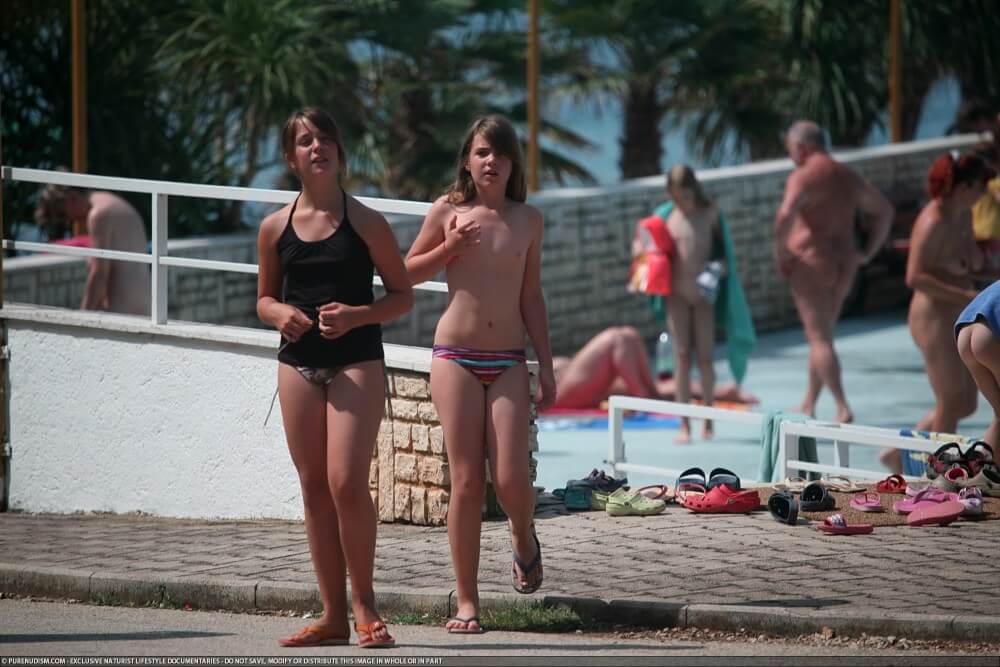 FKK Water Locations Set 1 - Nudism reduces self-consciousness