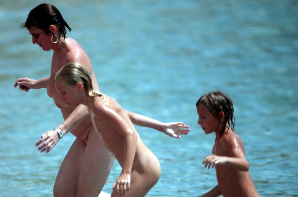 Running From the Waters pics - Those wishing to register as nudists
