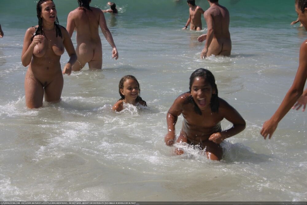 Brazil naturism photo set 4 - Unlimited freedom is the guiding principle of nudism and naturism